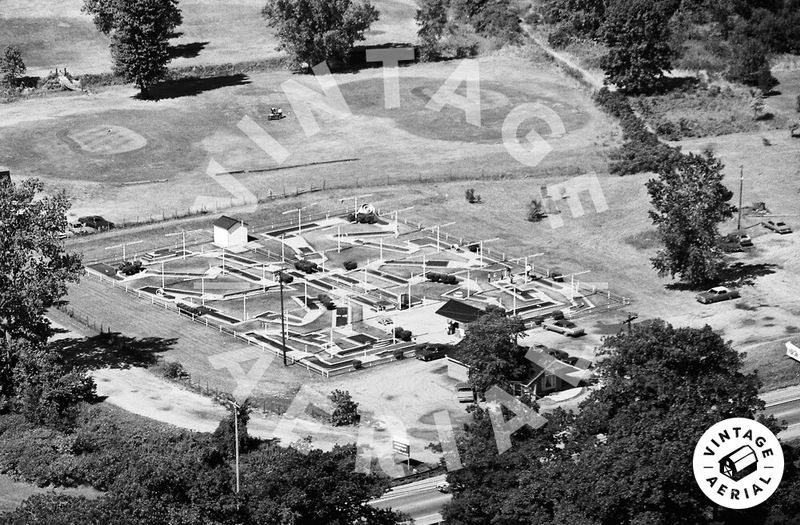 Lakeshore Putt-Putt Golf - 1982 Aerial Photo (newer photo)